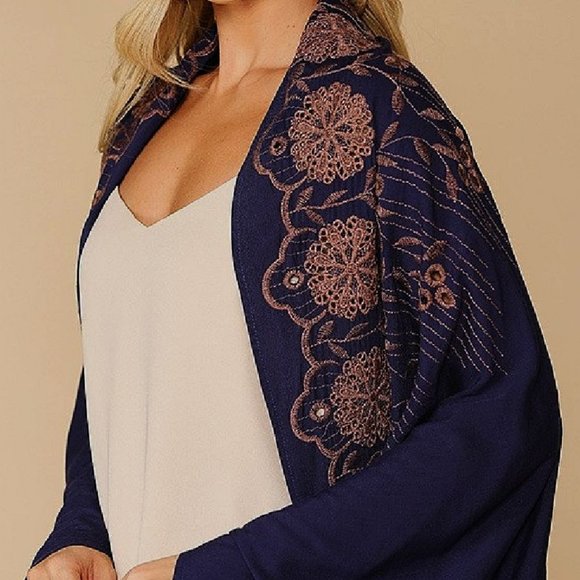 NEW Gigio Size S M Slate Blue Embroidered Eyelet Detail Rayon Cocoon Jacket - Picture 5 of 5